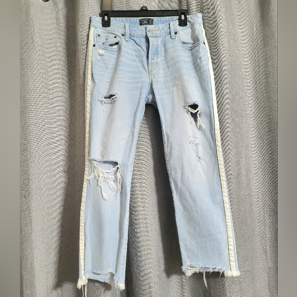 Abercrombie & Fitch Ames Low Rise Slim Boyfriend Jeans